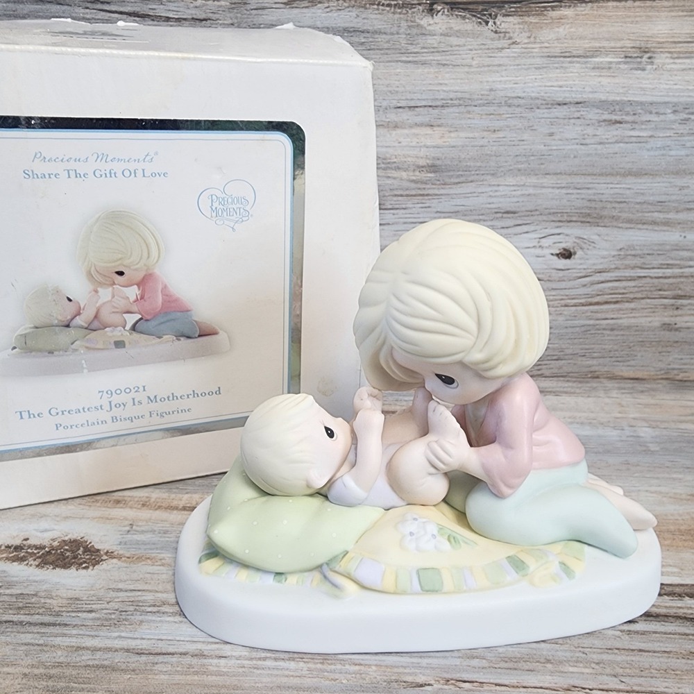 Precious Moments 790021 The Greatest Joy Is Motherhood Figurine Mother Baby Box